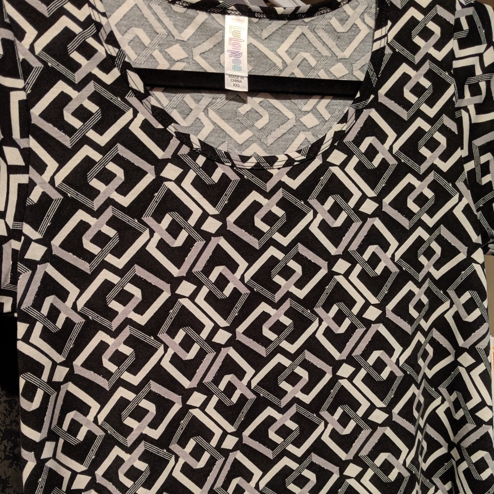 LuLaRoe Classic T shirt
